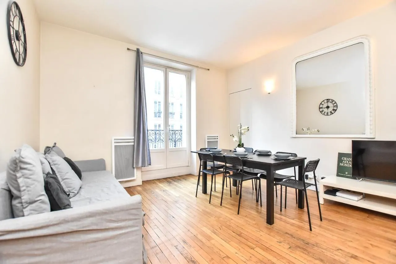 Cmg Reaumur Apartment